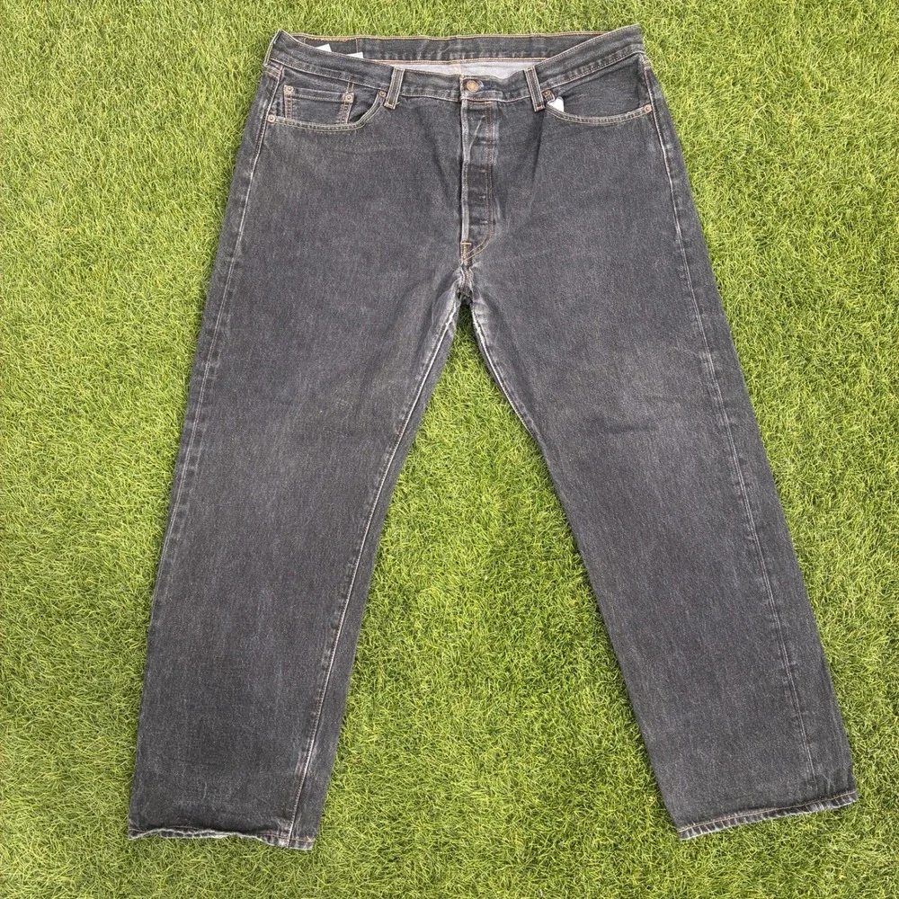 Levis 501 Original Fit Jeans Mens 38x28 Faded Black Straight Leg Classic Work